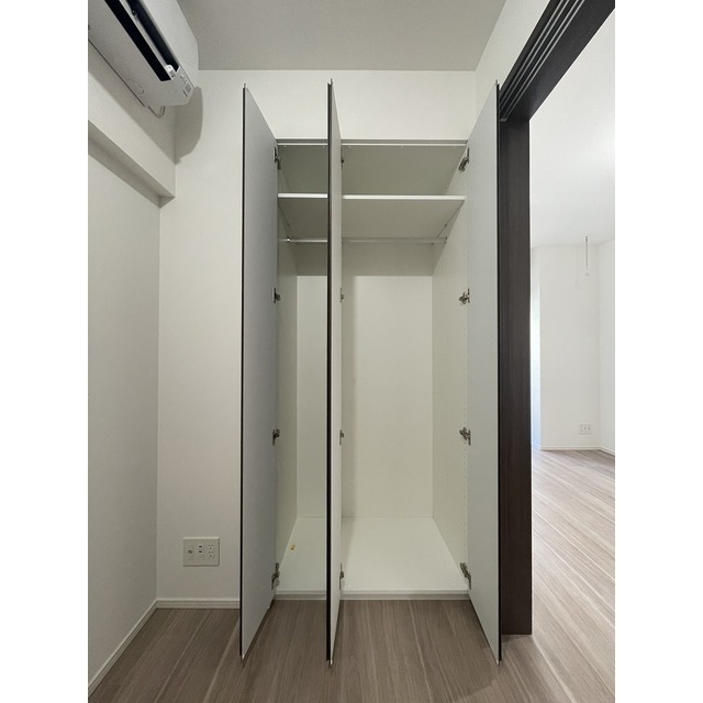 収納　オートロック