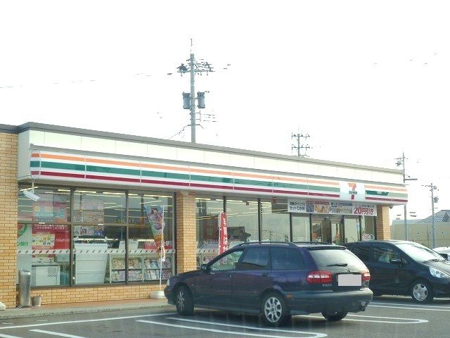 コンビニ　セブンイレブン金沢鳴和店（コンビニ）まで500m