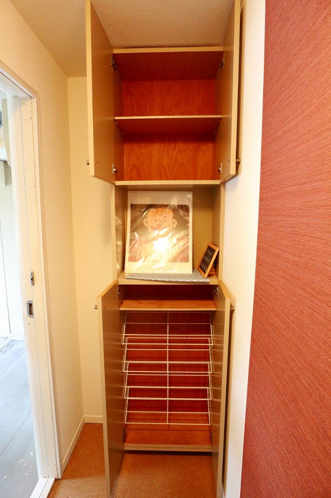 玄関　※別部屋参考写真