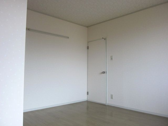 居室・リビング　☆各室収納あります