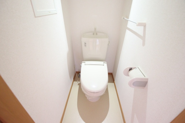 トイレ　※別室の参考写真の為、現況優先です。