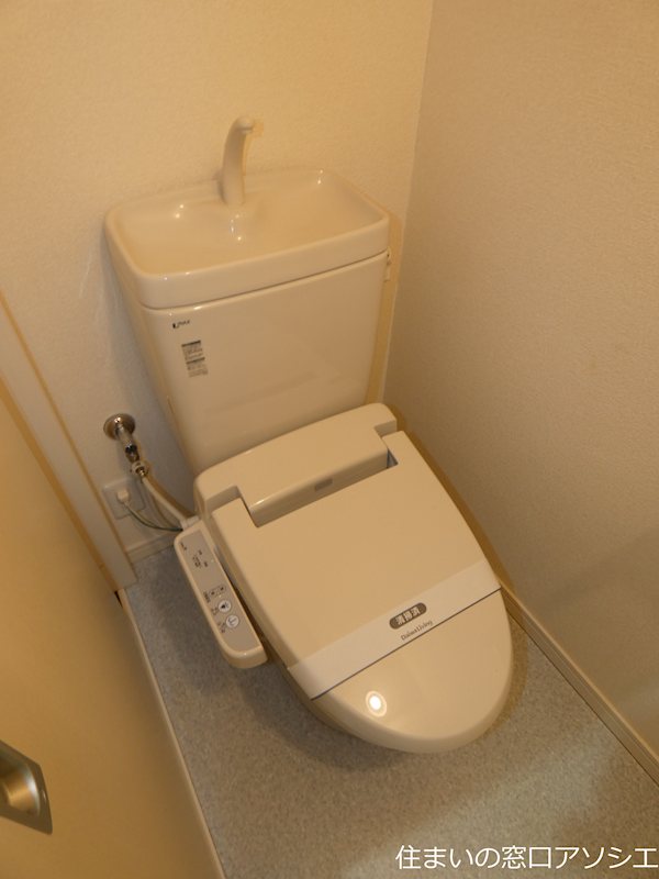 トイレ　ウォシュレット便座