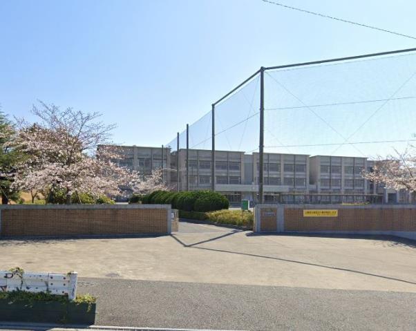 中学校　藤沢市立片瀬中学校（中学校）まで3048m