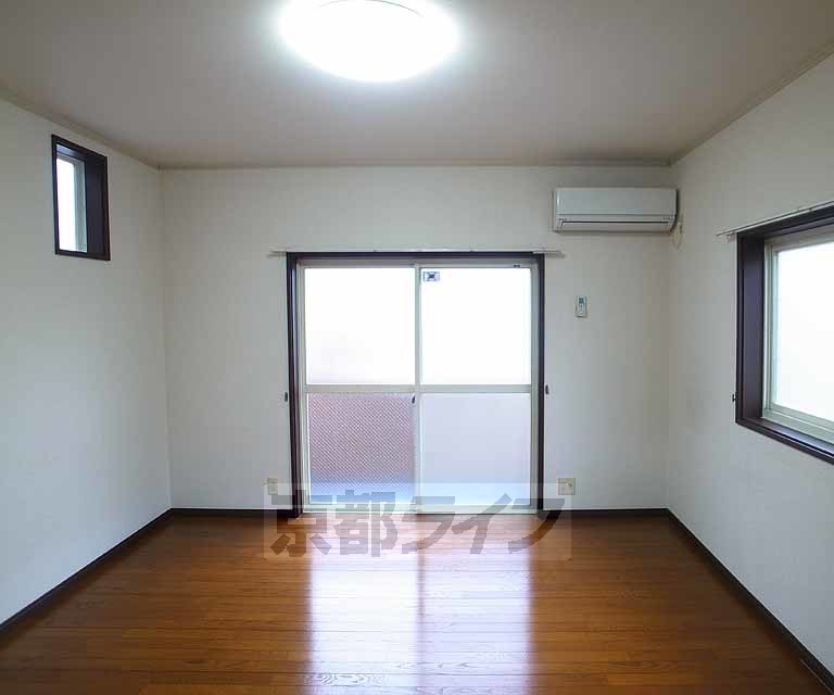 居室・リビング　きれいなお部屋ですね