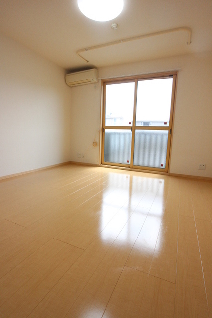 その他部屋・スペース　洋室８帖