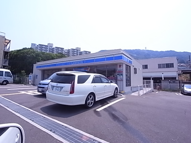 コンビニ　ローソン垂水朝谷町（コンビニ）まで388m