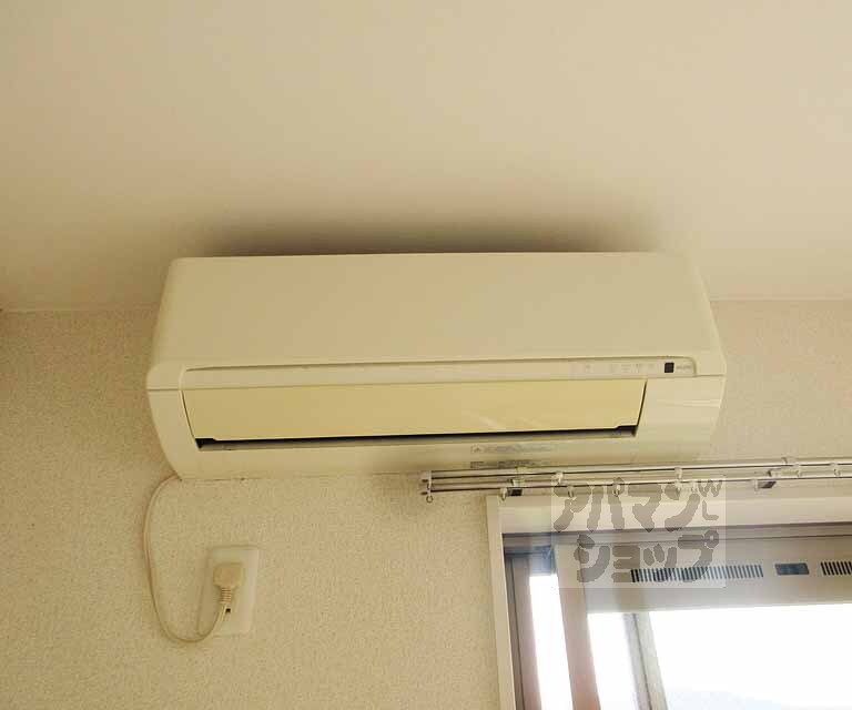 その他設備　クーラーつき