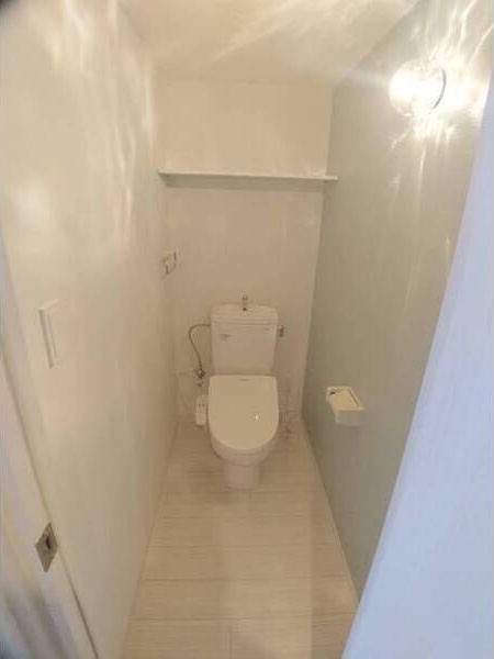 トイレ　嬉しいウォシュレット付きのトイレ！便座温かいですよ♪