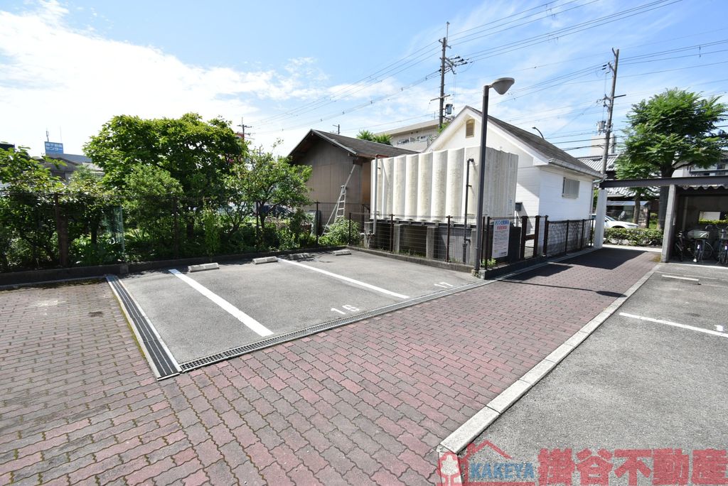 駐車場　駐車場