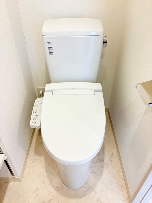 トイレ　☆シャワー洗浄付トイレです☆