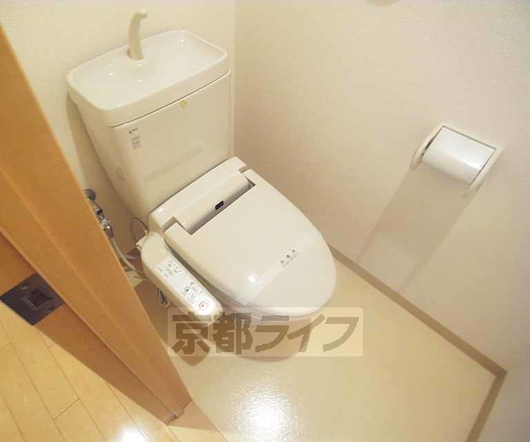 トイレ　ウォシュレット付きです。