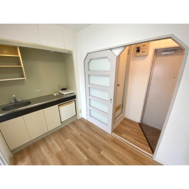 居室・リビング　フローリングがとても綺麗です。