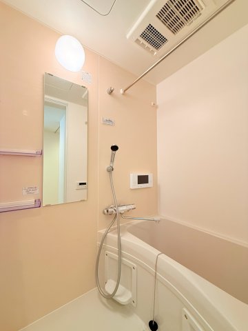 バス・シャワールーム　同物件内別号室のお写真になります