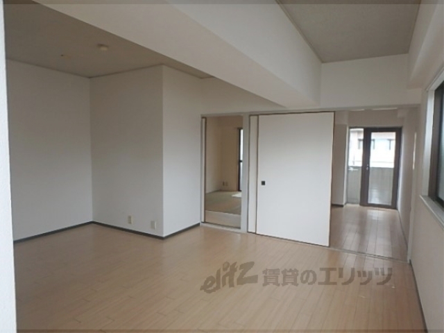 居室・リビング　リビング