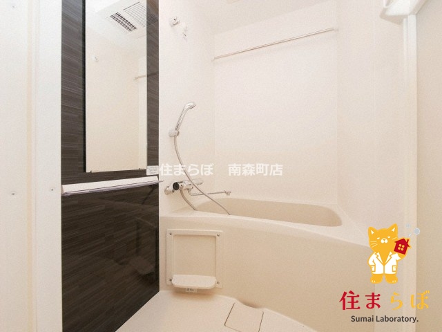 バス・シャワールーム　「見た目じゃなく、心に“しっくりくる”を大切に。」