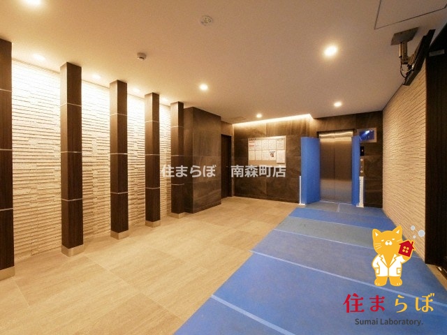 エントランス　「暮らしの設計図は、ここから始まります。」