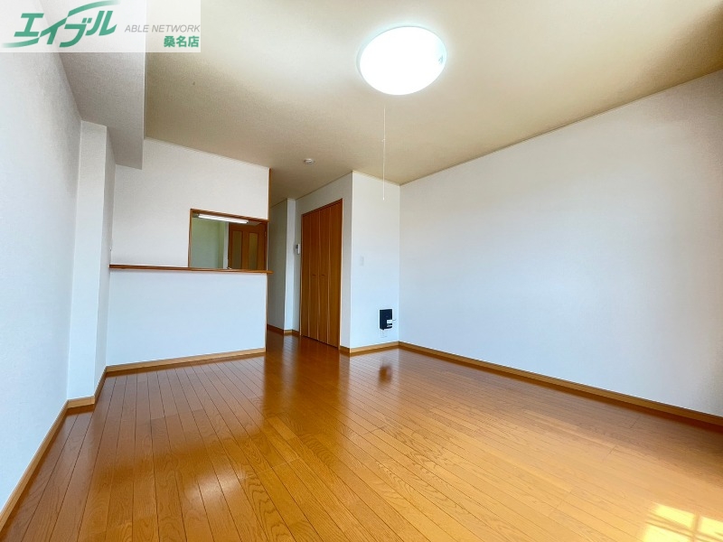 居室・リビング　反転タイプ参考写真