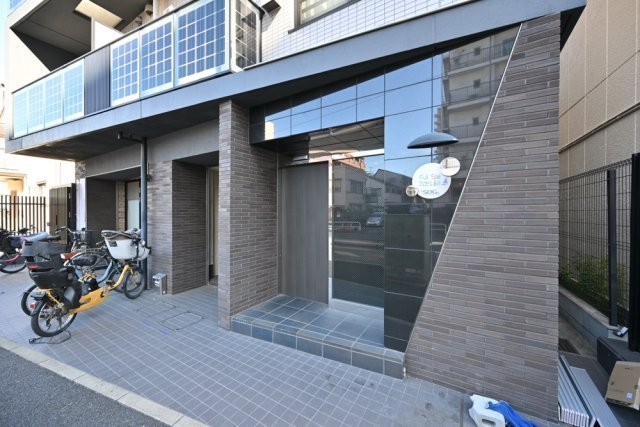 エントランス　建物の内部です