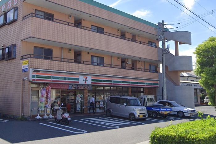 コンビニ　セブンイレブン（コンビニ）まで850m