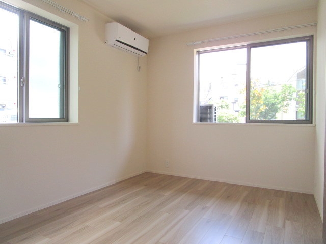 その他部屋・スペース　★洋室６帖★