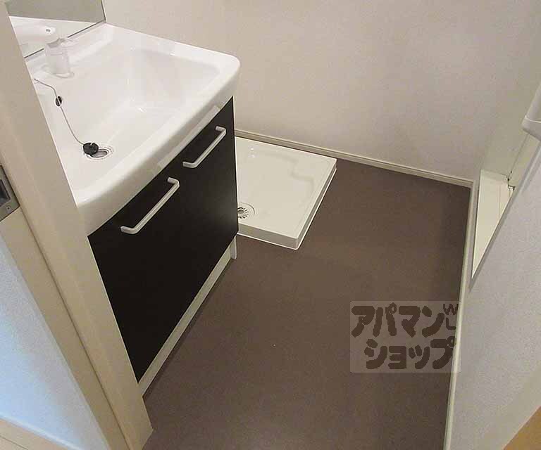 洗面設備　脱衣所もゆったりしています。