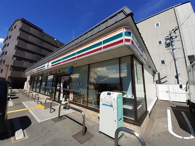 コンビニ　セブン-イレブン 高辻葛野西通（コンビニ）まで200m