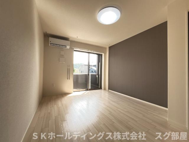 居室・リビング　室内