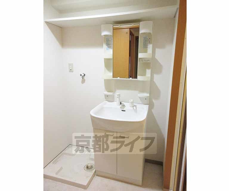 洗面設備　独立洗面台です