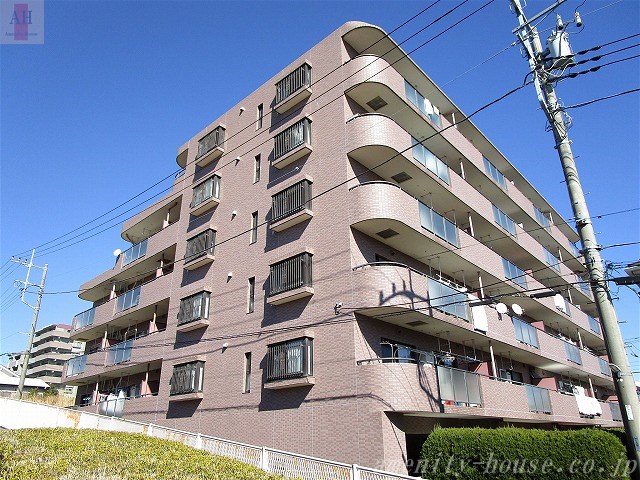 建物外観　●前面棟無しで日当りはご覧のとおり！