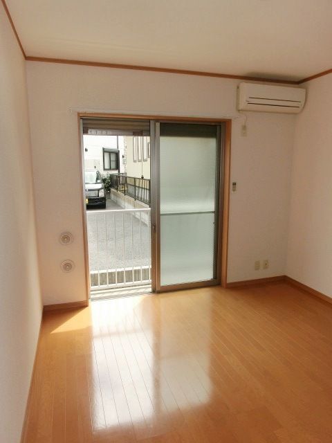 居室・リビング　日当たりの良い明るいお部屋