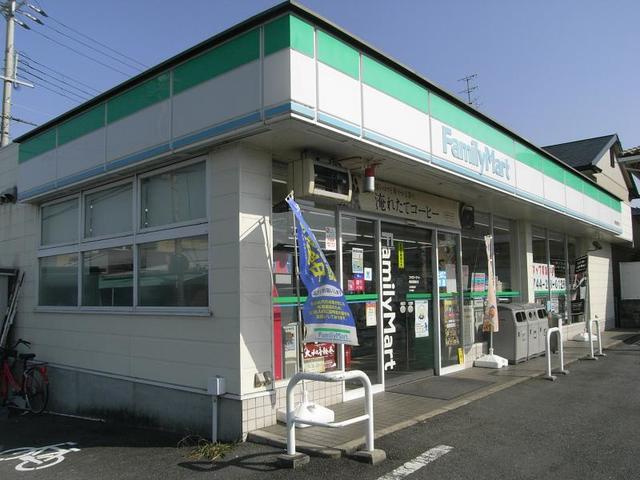 コンビニ　ファミリーマート富田林中野町東店（コンビニ）まで725m