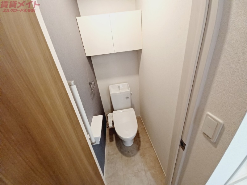 トイレ　同型参考写真