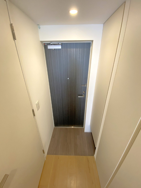 玄関　実際のお部屋の写真です。