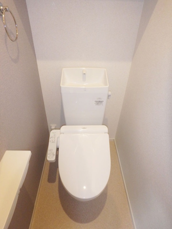 トイレ　温水洗浄便座付き☆