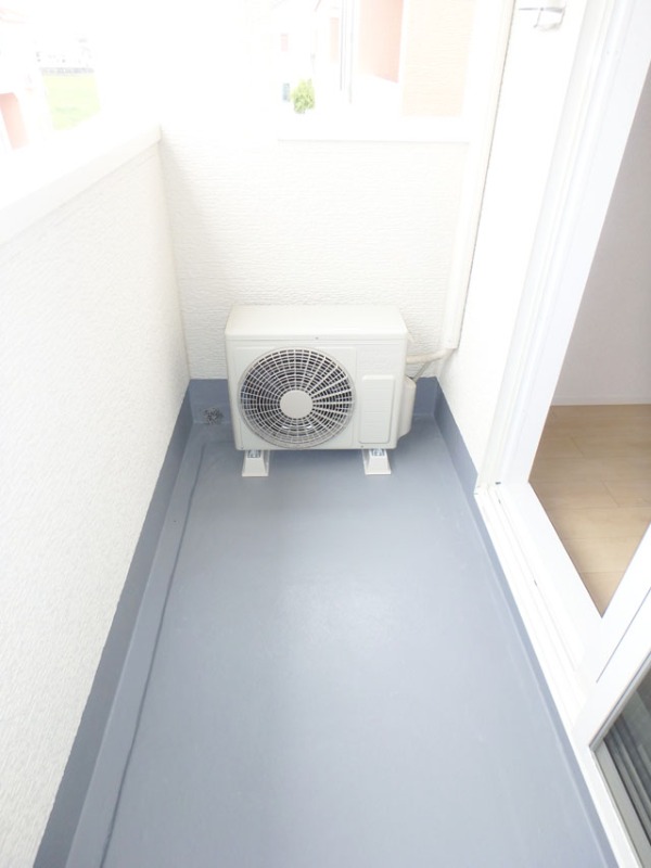 バルコニー　南西向きで日当たり良好♪