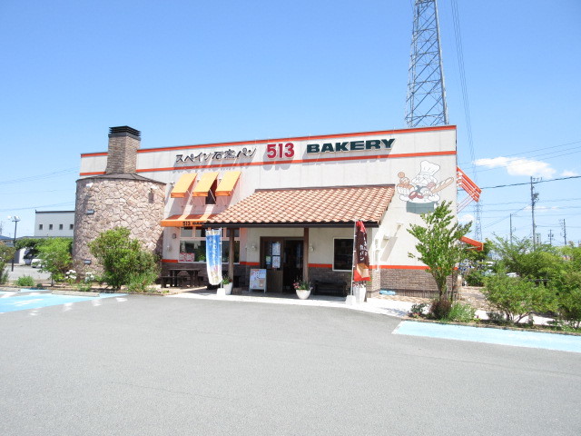 その他　５１３ＢＡＫＥＲＹ松阪高町店（その他）まで450m