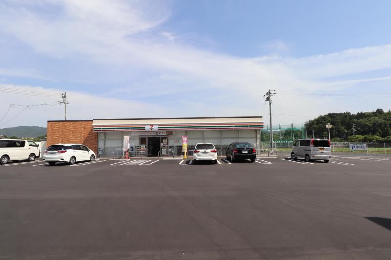 コンビニ　セブンイレブン（コンビニ）まで350m