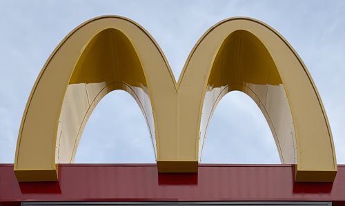 飲食店　マクドナルド つかしん店（飲食店）まで610m