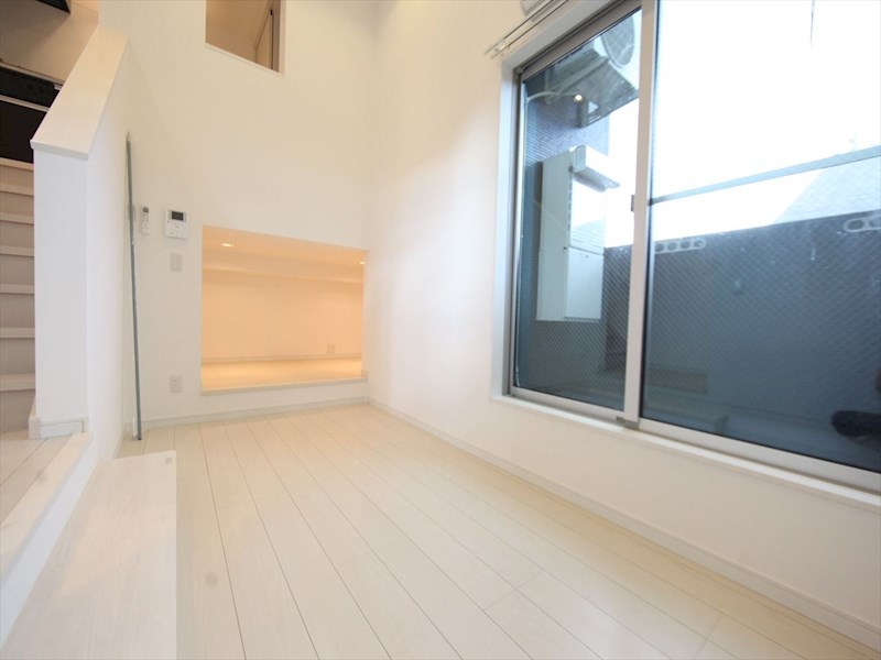 バルコニー　洋室4.7帖　アンダーロフト4.49帖（寝室にも使えます）