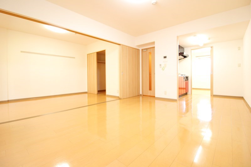 その他部屋・スペース　扉を全開にするとつなげて広々利用できます