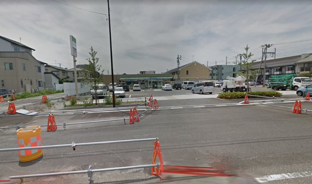 コンビニ　ファミリーマート 新潟天神尾一丁目店（コンビニ）まで212m