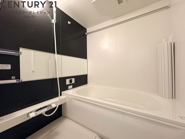 バス・シャワールーム　浴室乾燥機付き♪