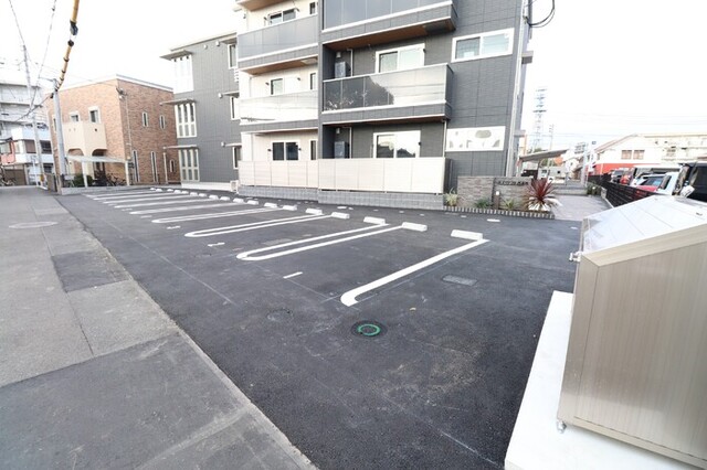 駐車場　駐車場