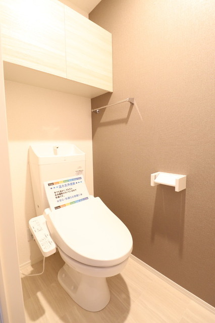 トイレ　温水洗浄暖房便座