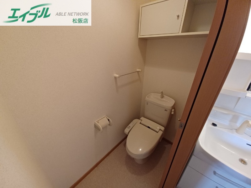 トイレ　同物件別室反転タイプ画像