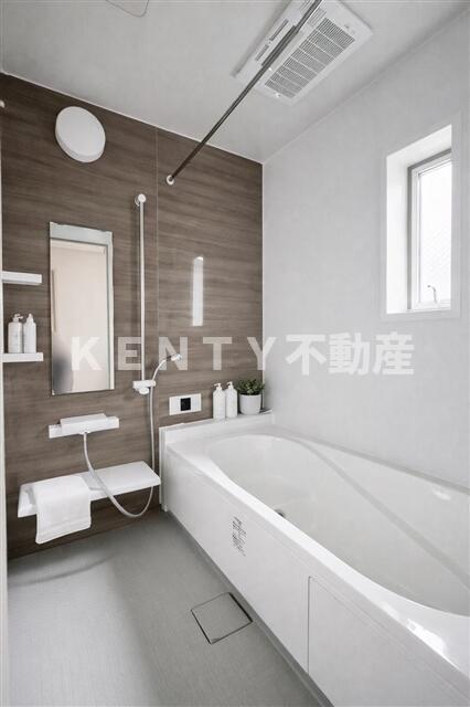 バス・シャワールーム　ゆったり過ごせるお風呂です