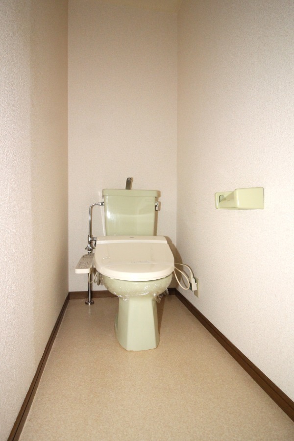 トイレ　トイレ温水洗浄便座