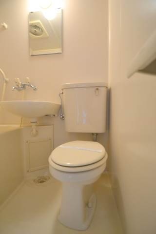 トイレ　ゆったりとした空間のトイレです