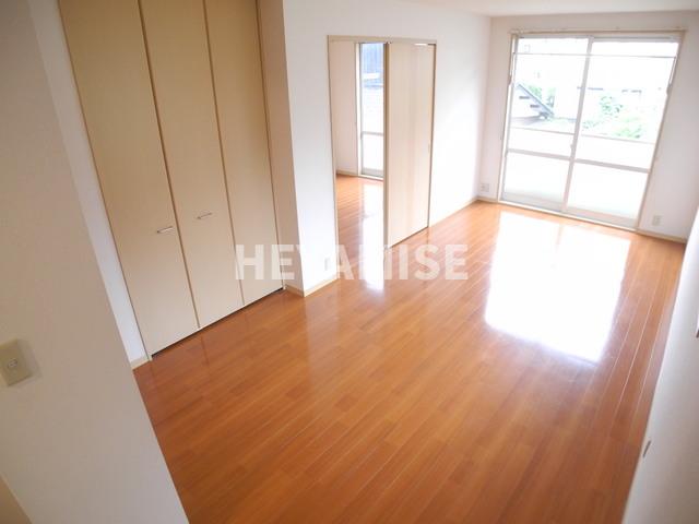 居室・リビング　同一物件2階の写真