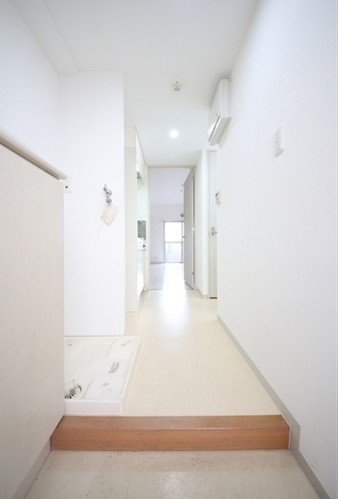 玄関　※こちらのお写真は他部屋になり参考写真です